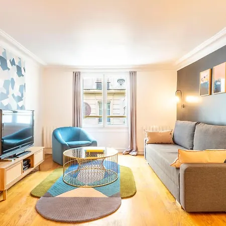 Holidaysinparis - Bourg Tibourg-2