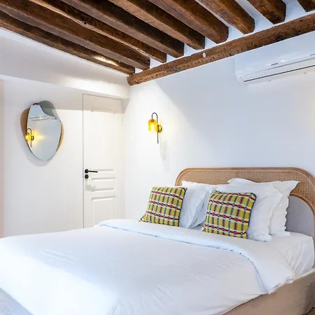 Holidaysinparis - Bourg Tibourg-2